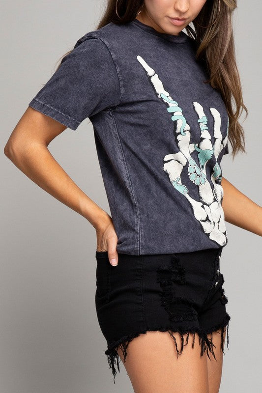 Load image into Gallery viewer, Skeleton Rock Hand Sign Graphic Top
