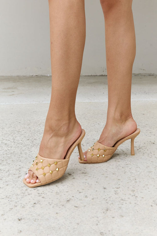 Load image into Gallery viewer, Forever Link Square Toe Quilted Mule Heels in Nude
