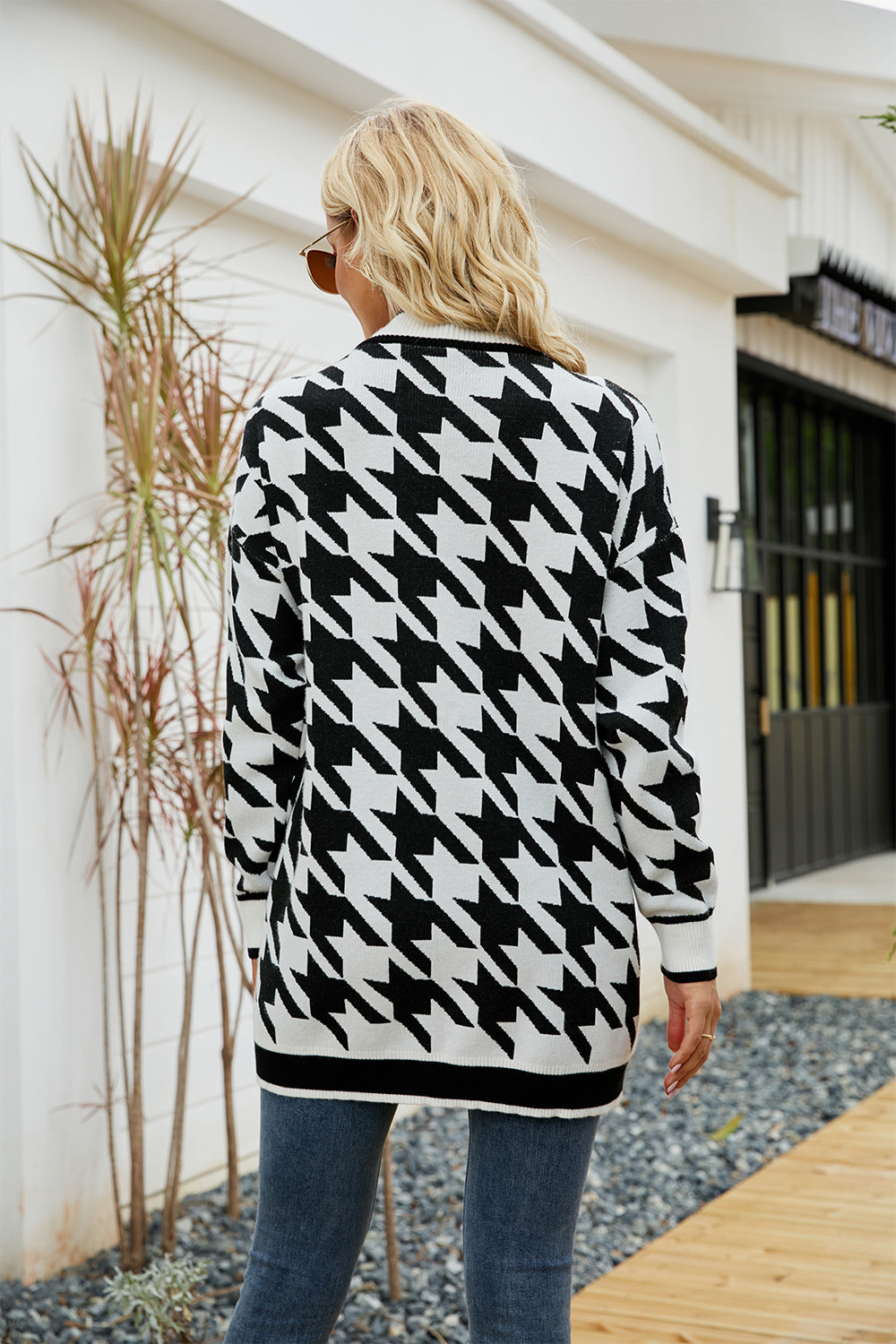 Load image into Gallery viewer, Houndstooth Open Front Longline Cardigan
